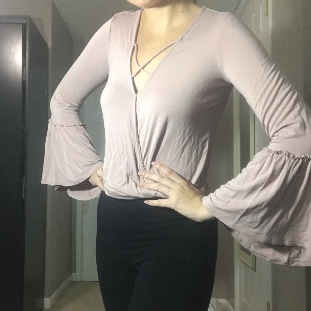 Light Pink/Muave Bell Sleeve top